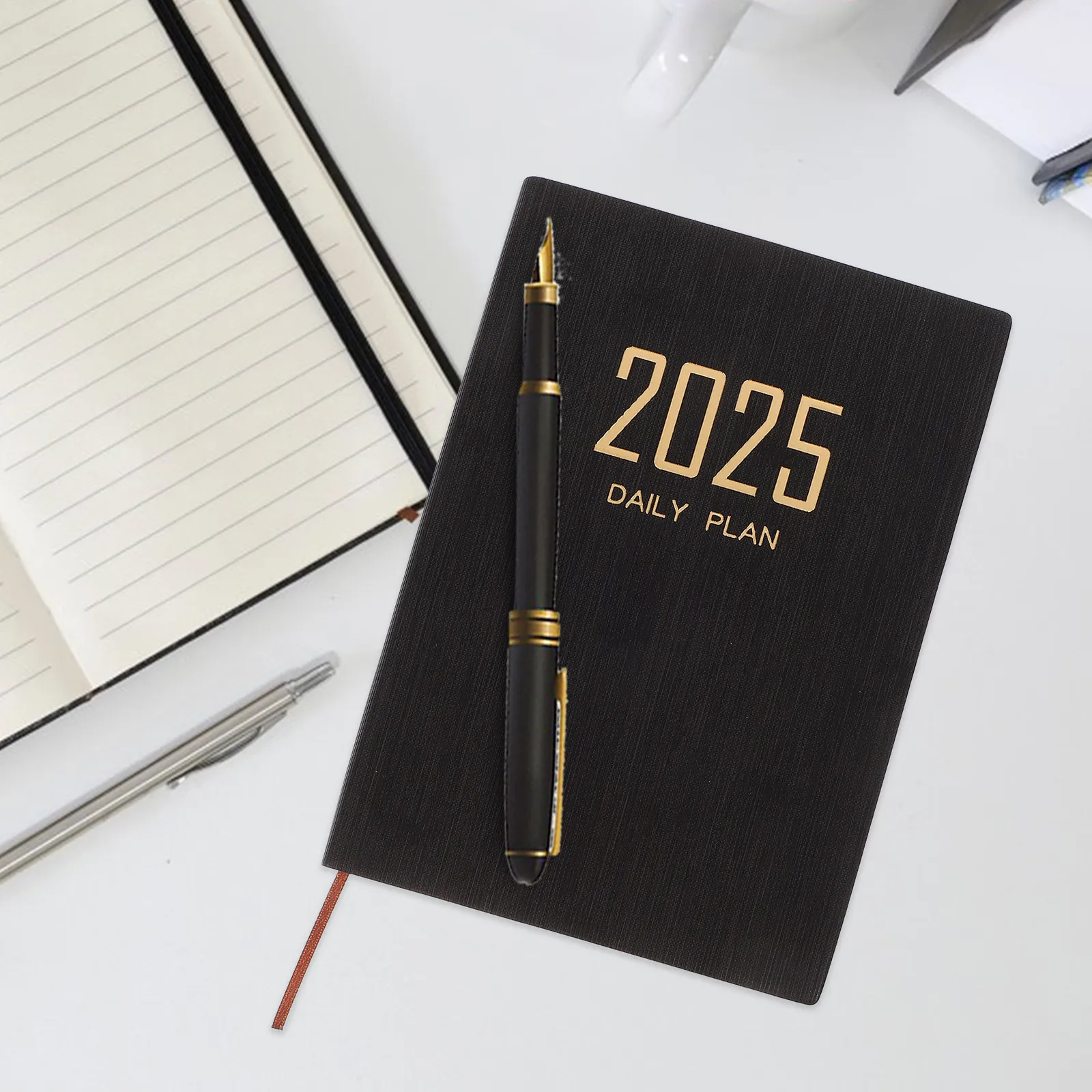 

Ежедневник-планировщик 2025 A5, многофункциональный портативный органайзер для комфортного письма, для путешествий, еженедельного и ежемесячного планирования, ежедневного использования