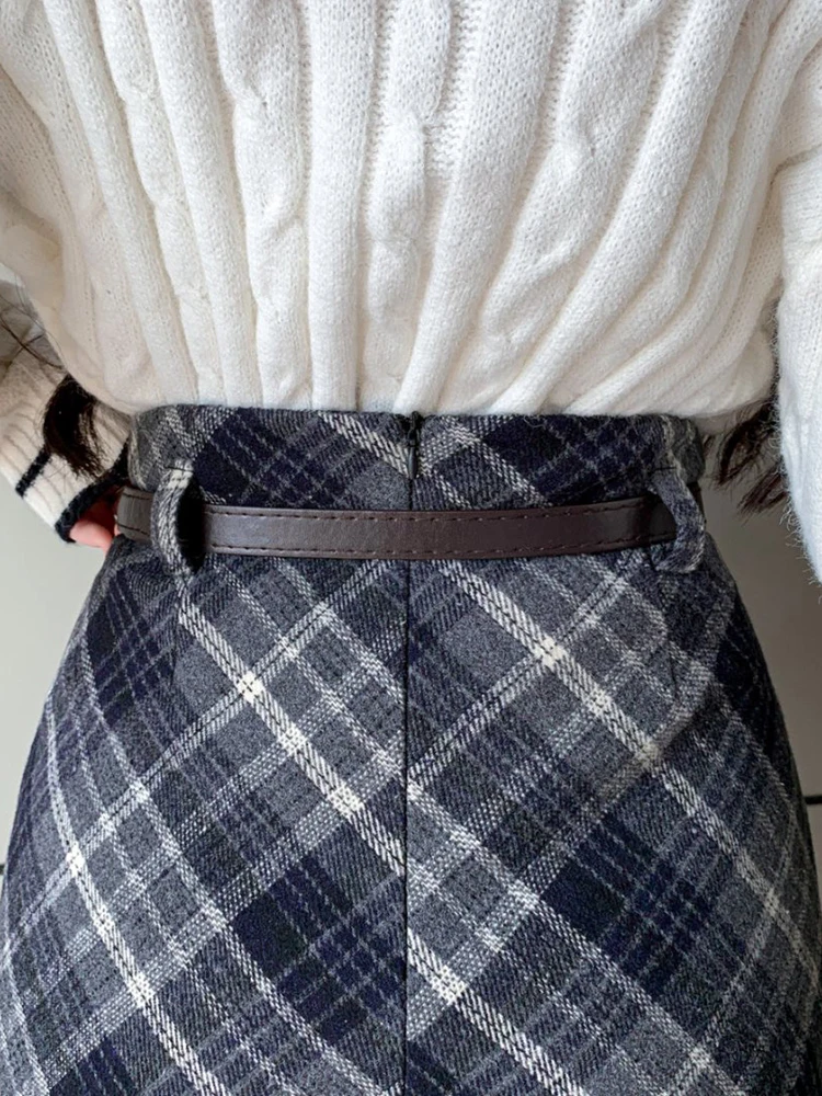 กระโปรงทรงตรงผ้าวูลลายสก็อตเอวสูงสไตล์วินเทจสำหรับผู้หญิง ฤดูใบไม้ร่วง ฤดูหนาว ลำลอง ผ่าข้าง ทรงเข้ารูป ความยาวปานกลาง พร้อมเข็มขัด