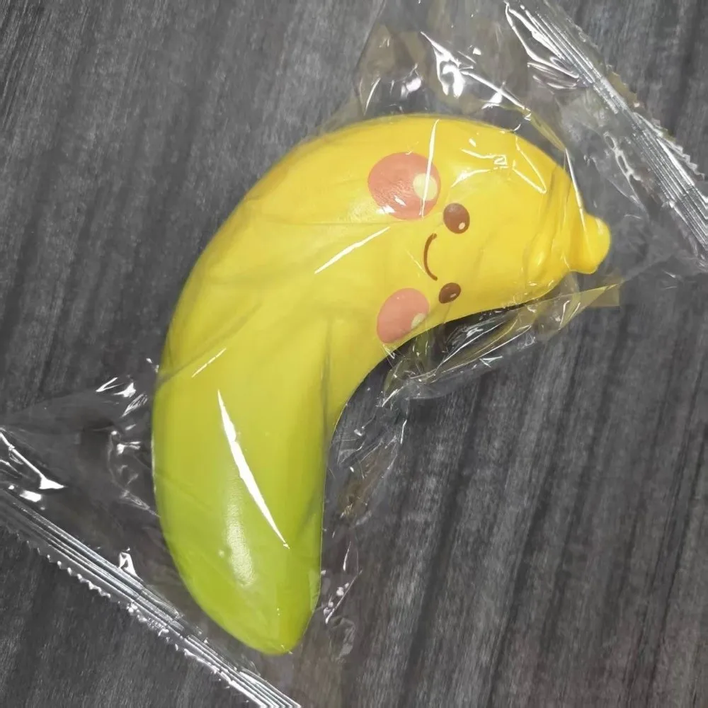 Kawaii PU Banana Squeeze Peeling Design Realistic Banana Squishy Hand Relax Kneading Fruits Pinch Children's Gifts