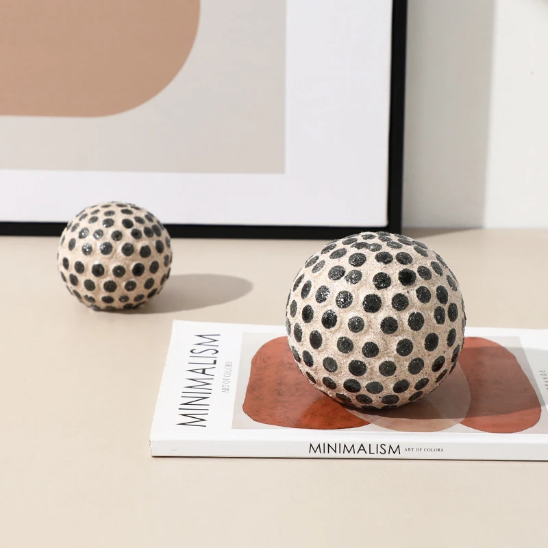 Wabi-sabi vintage hand-painted polka dot ceramic ornament for model homes, guesthouses, living rooms