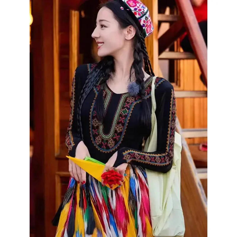 شينجيانغ أعلى العرقية المميزة المطرزة نمط الإناث الأويغور الفن امتحان ممارسة ارتداء قميص زي ساحة الرقص