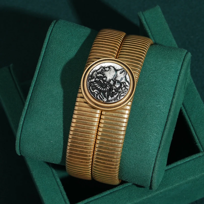 

Vintage Round Antique Gold Plated Cameo Coin Bangle Double Strap Metal Design Banquet Party Jewelry Accessories For Women Luxury
