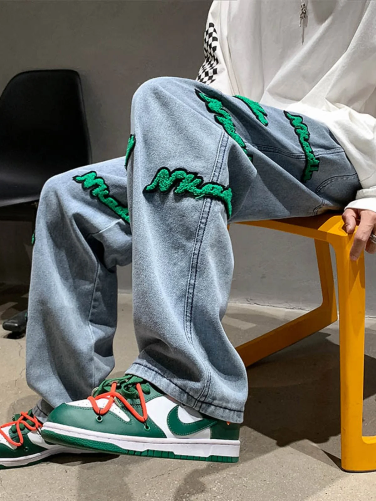 

Spring Autumn Men's Loose Straight Leg Jeans Faionable Hong Kong Sle Design Embroidered Casual Retro Long Pants