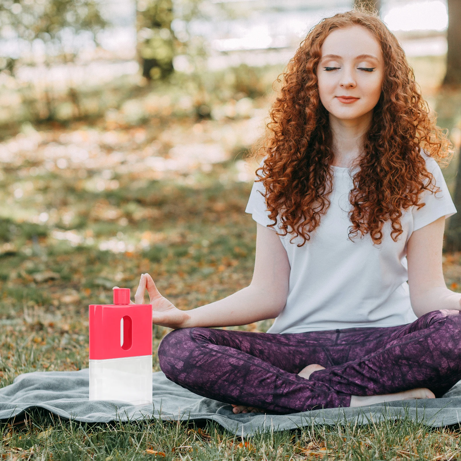 

Flat Water Bottle for Travel Outdoor Sports Cup Leak-Proof Portable Lightweight Plastic Sports Water Bottle for Fitness Camping