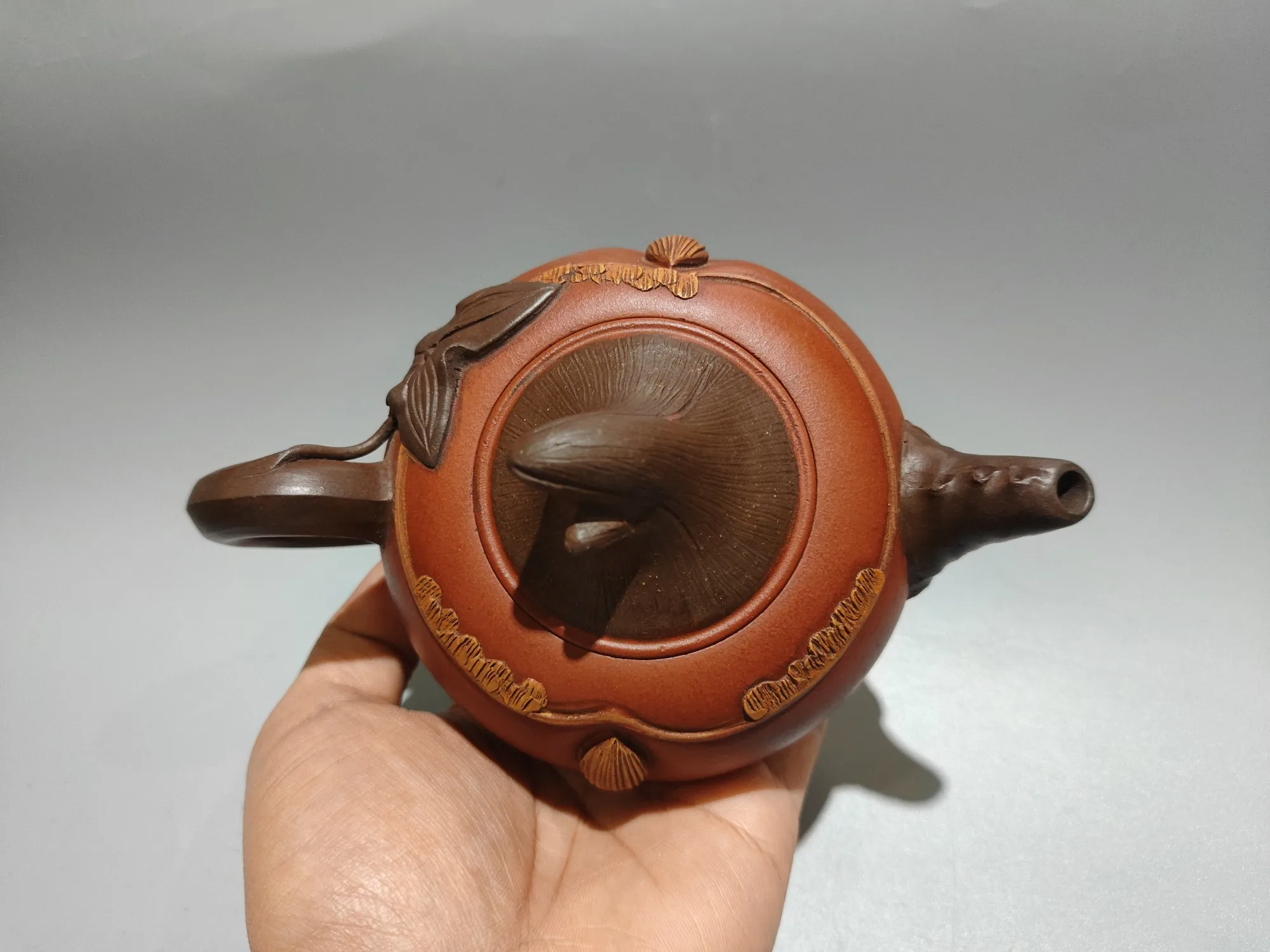 Yixing Purple Clay Teapot Red clay Water chestnut pot two-color Melon shaped pot Kettle Teapot Flagon Tea Maker Office Ornaments