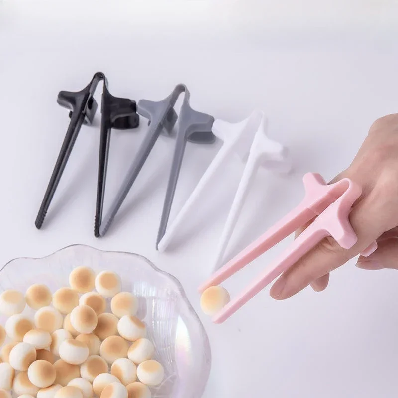 Lazy Finger Chopsticks Snack Clip Playing Games Eating Snacks Avoiding Dirty Hands and Chopsticks Dinnerware