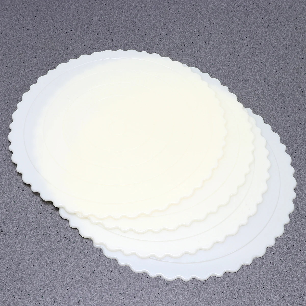 

4pcs 8Inch Plastic Cake Serving Trays Reusable Eco-Friendly Lightweight Round Display Liner Non-Stick Mat Sheets For Bakery