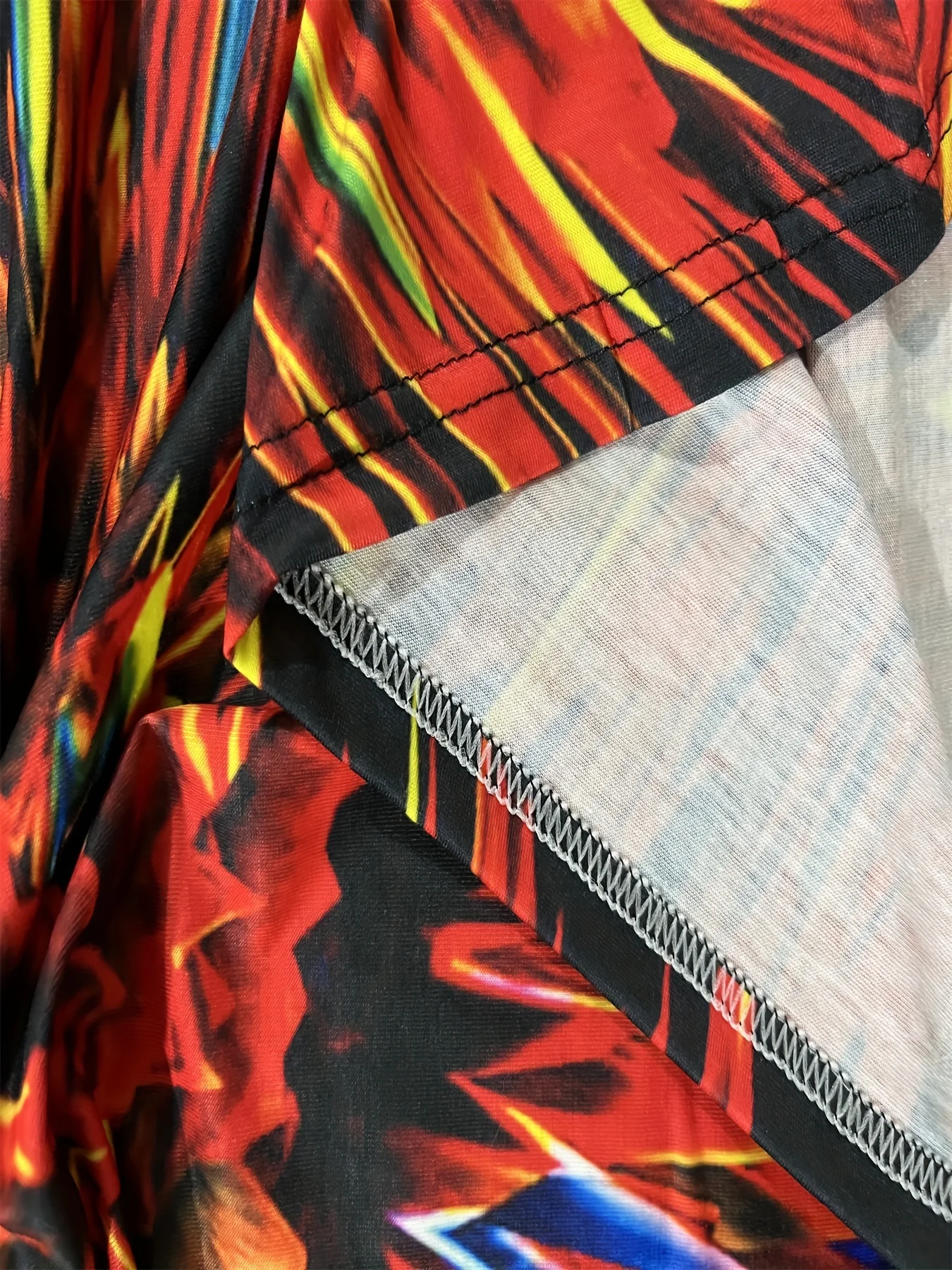 تي شيرت رجالي مطبوع تجريديًا، لوحة ألوان جريئة، مسامي ومريح، يعرض أسلوبًا فريدًا #6