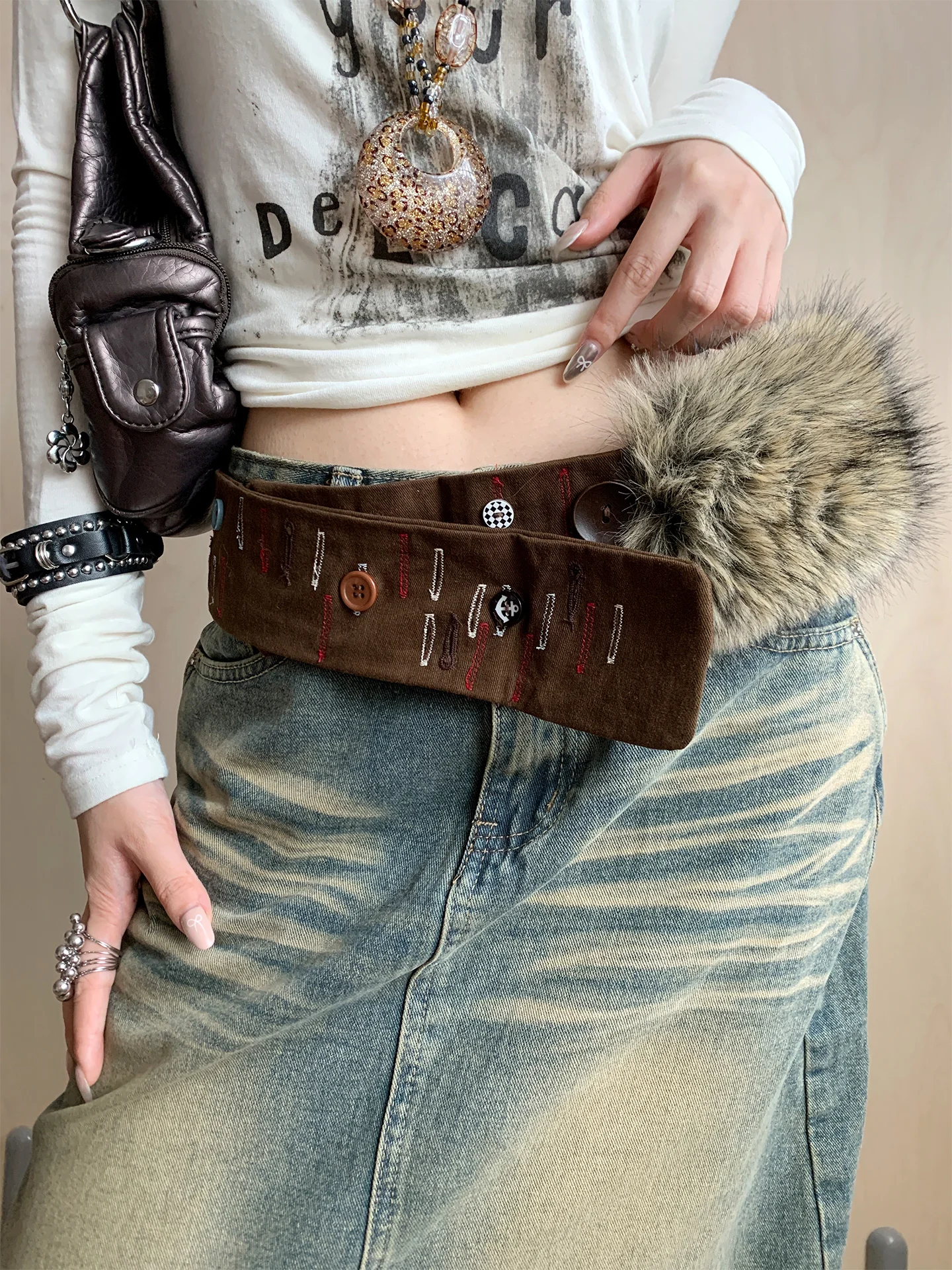 Retro Hand-Sewn Button Leather And Fur Wide Belt For Women Niche Y2K Hot Girl Style Brown Waist Cincher