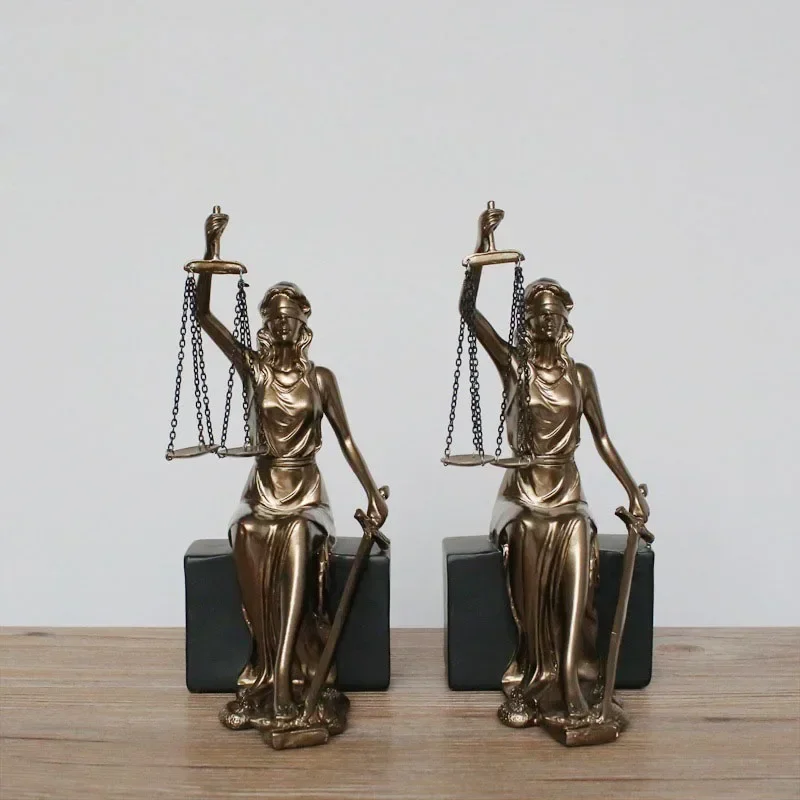 Goddess of Justice Resin Statue Ornaments Europe Home Decoration Art Figure Sculpture Bookend Office Room Decoration Gift