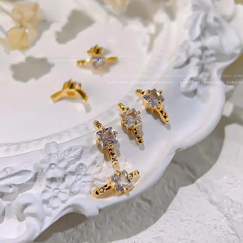 

Shiny 3D Silver/Gold Crystal Nail Ornaments Zircon Zircon Jewelry Nail Rhinestone Ring Nail Charms Nail Art Decorations
