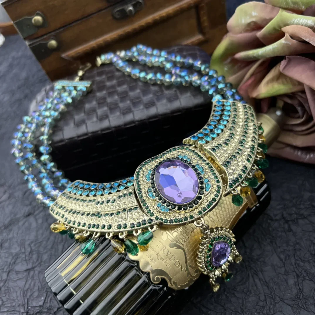 

2022 New Ancient Pure Handmade Retro Fashion Atmosphere with Light Luxury Palace Style Heavy Industry Lady Necklace