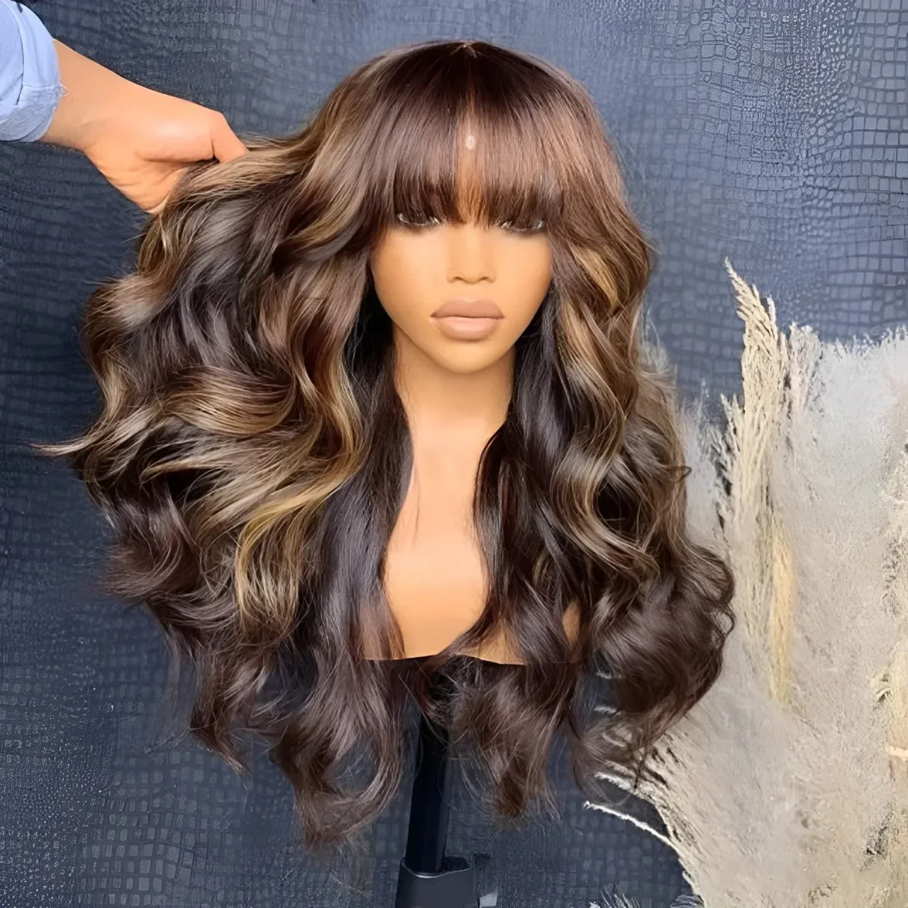 180D Highlight Body Wave Human Hair Wig With Bangs Put On And Go Ombre Blonde Peruvian Body Wavy Human Hair Wigs For Women