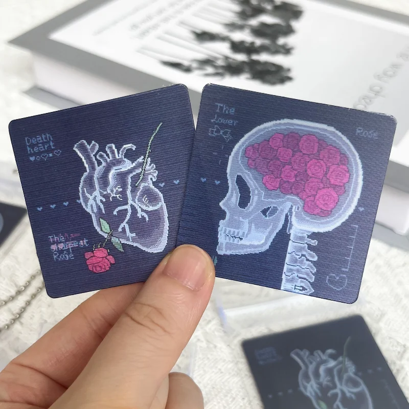 Rose Skull ตะแกรงการ์ดพิกเซลสไตล์ CT Retro ฟิล์ม Key CHAIN กระเป๋าจี้ตกแต่งสไตล์ใหม่ของเล่นเป็นของขวัญ 1 ชิ้น