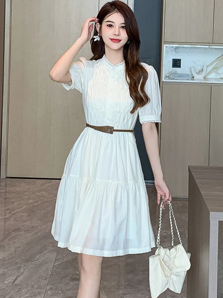 فستان ميدي غير رسمي بأكمام منتفخة من الدانتيل الأبيض الجديد لعام 2025 فستان صيفي أنيق بطيات بأشرطة ضيقة للنساء فستان حفلات كوري أنيق