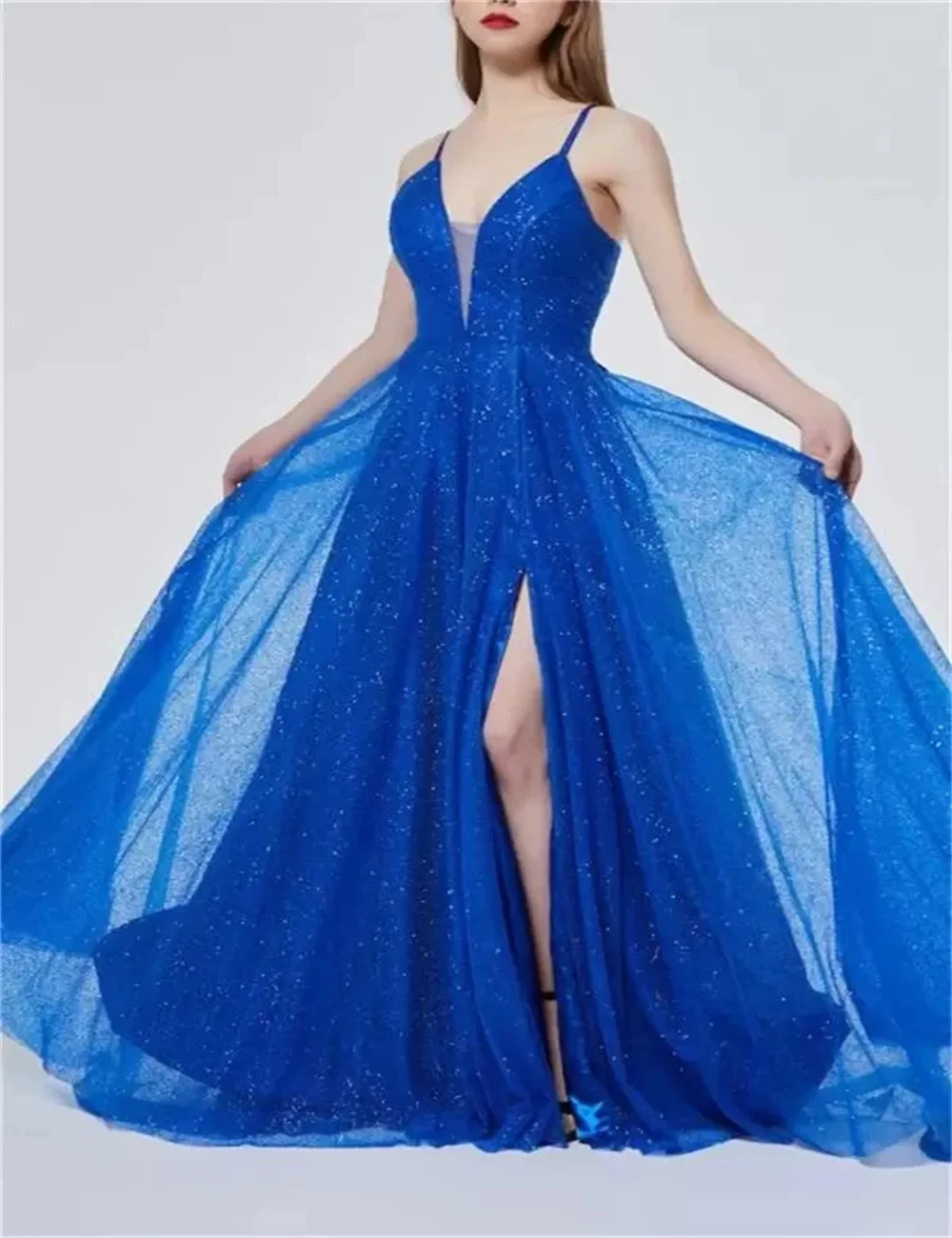 

Charming Party Prom Dresses for Women Spaghetti Strap V-Neck Backless Floor Length Sweep Train Side Split Organza with Sequin