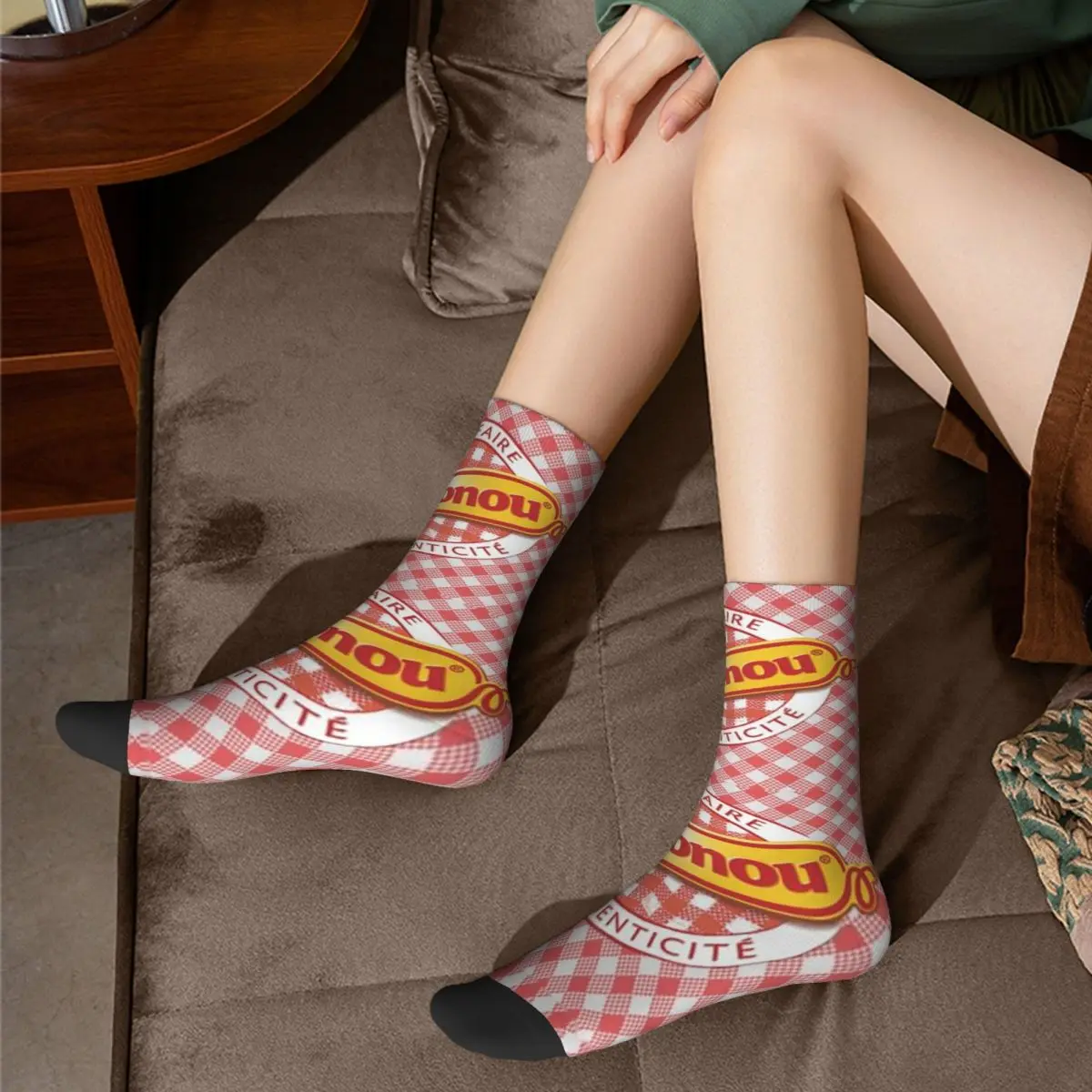 Cochonou-calcetines largos a cuadros rojos para hombre y mujer, medias Súper suaves de estilo Harajuku, accesorios para todas las estaciones, regalo