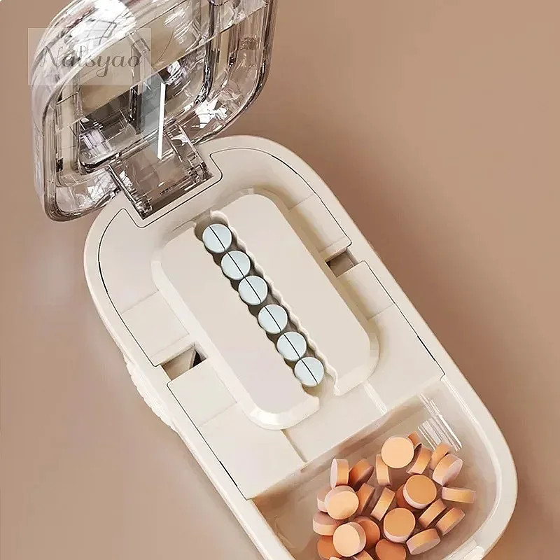 New Quartering Pill Cutter Storage Box Portable Drug Tablet Medicine Dustproof Divider Organizer Crusher 1/2 1/4
