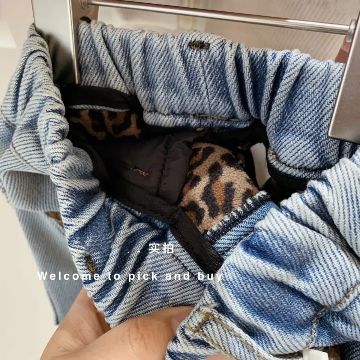 

Autumn and Winter Girls Leopard Print One-piece Velvet Jeans 2026 New Children's Straight Thickened Wide Leg Jeans