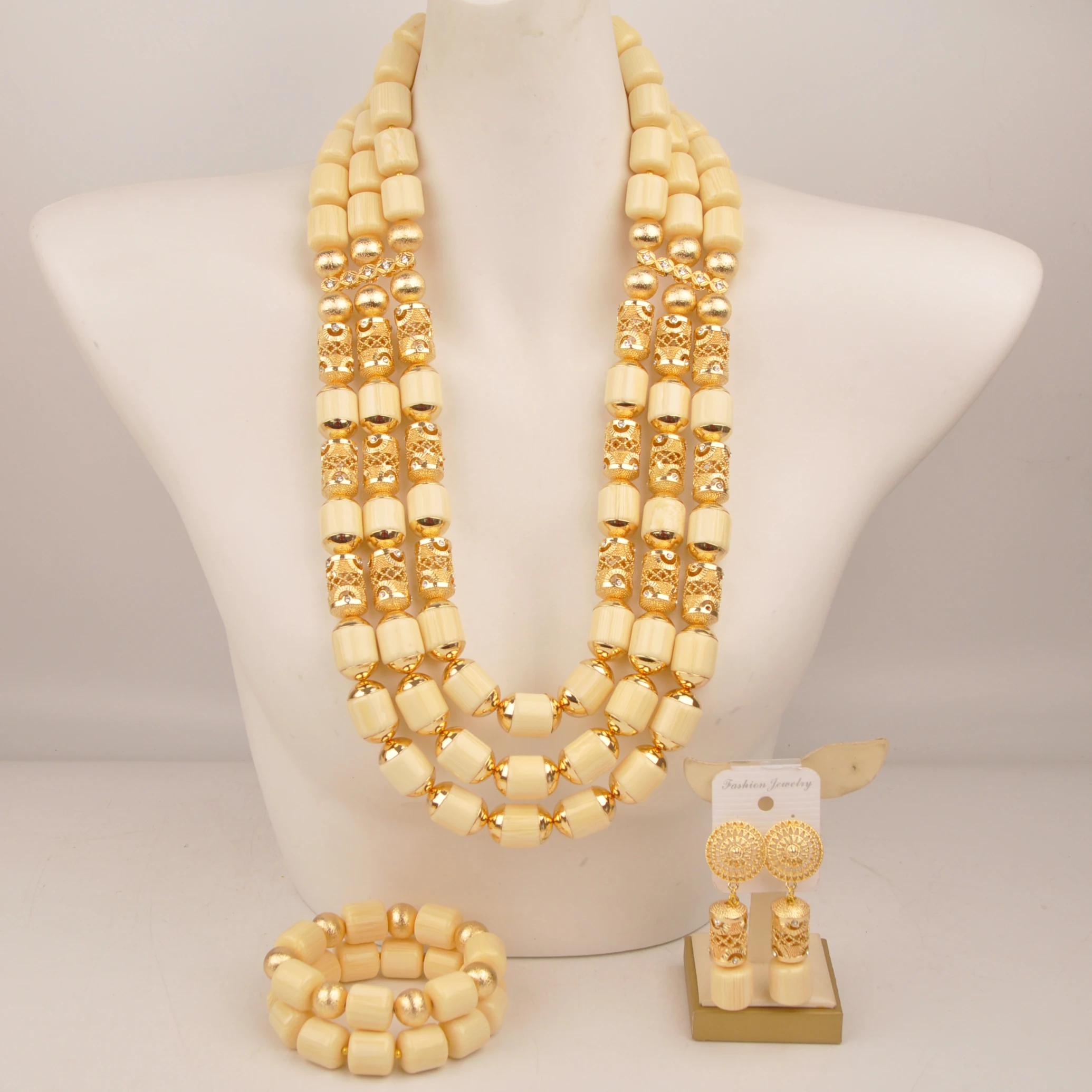 classici-perline-da-sposa-in-corallo-bianco-imitazione-gioielli-da-sposa-della-sposa-nigeriana-set-di-gioielli-per-coppia-africana-xin-475