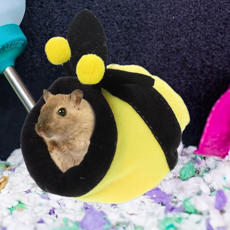 

A cotton nest suitable for hamsters, guinea pigs, and hedgehogs, thick and warm, a winter sleeping hiding place
