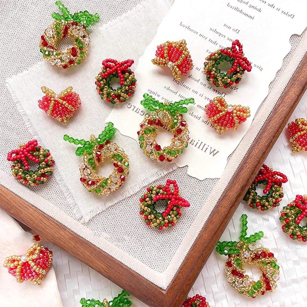 

2 PCS Christmas Series Rice Bead Weaving Wreath Love Pendant DIY Makes Fashionable Jewelry Necklace Bracelet Accessory Materials