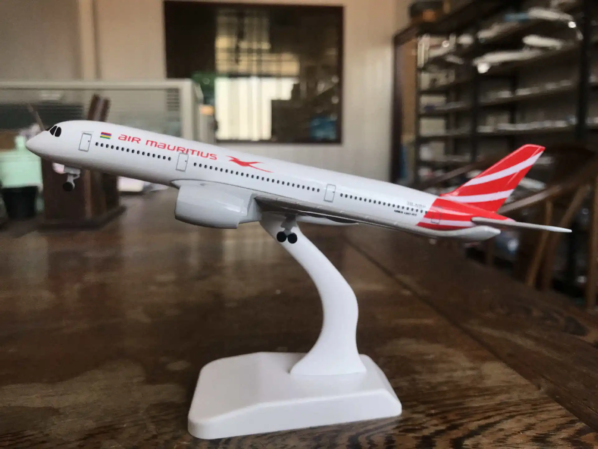 20 سنتيمتر موريشيوس A350 سبيكة معدنية ايرباص لعبة مجسمة مع معدات الهبوط نموذج طائرة واقعية تحصيل