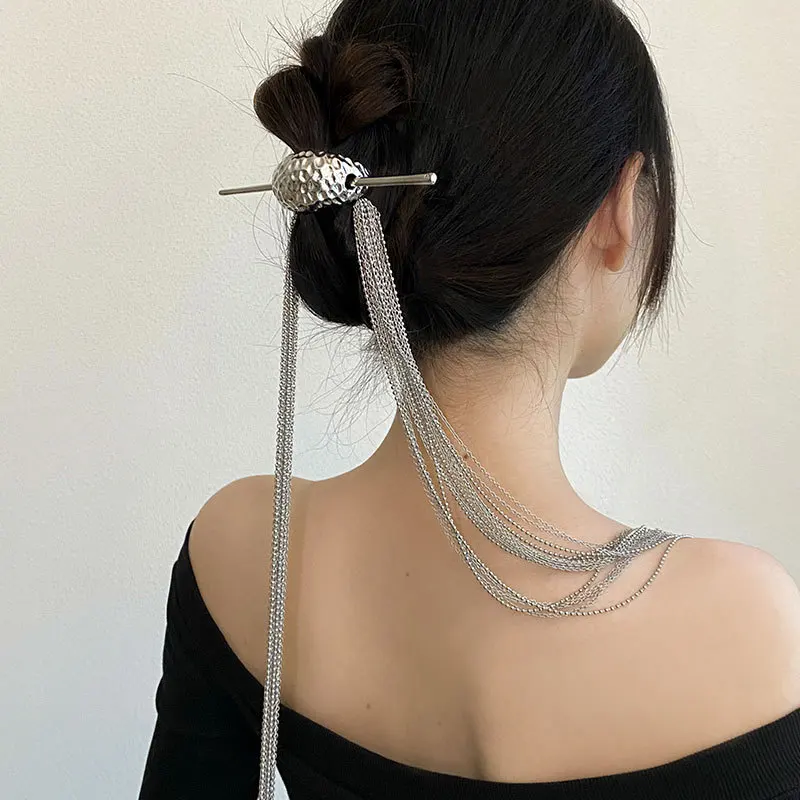 

Metal personality unique niche design, new trendy ponytail headdress, European and American exaggerated tassel hairpins