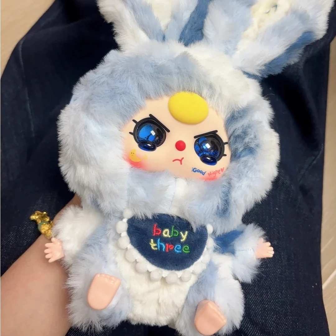 Baby Three Lily Rabbit Town Series Blind Box Pluche pop speelgoed 1:1 schaal Prachtige schattige desktop beeldje Halloween cadeau