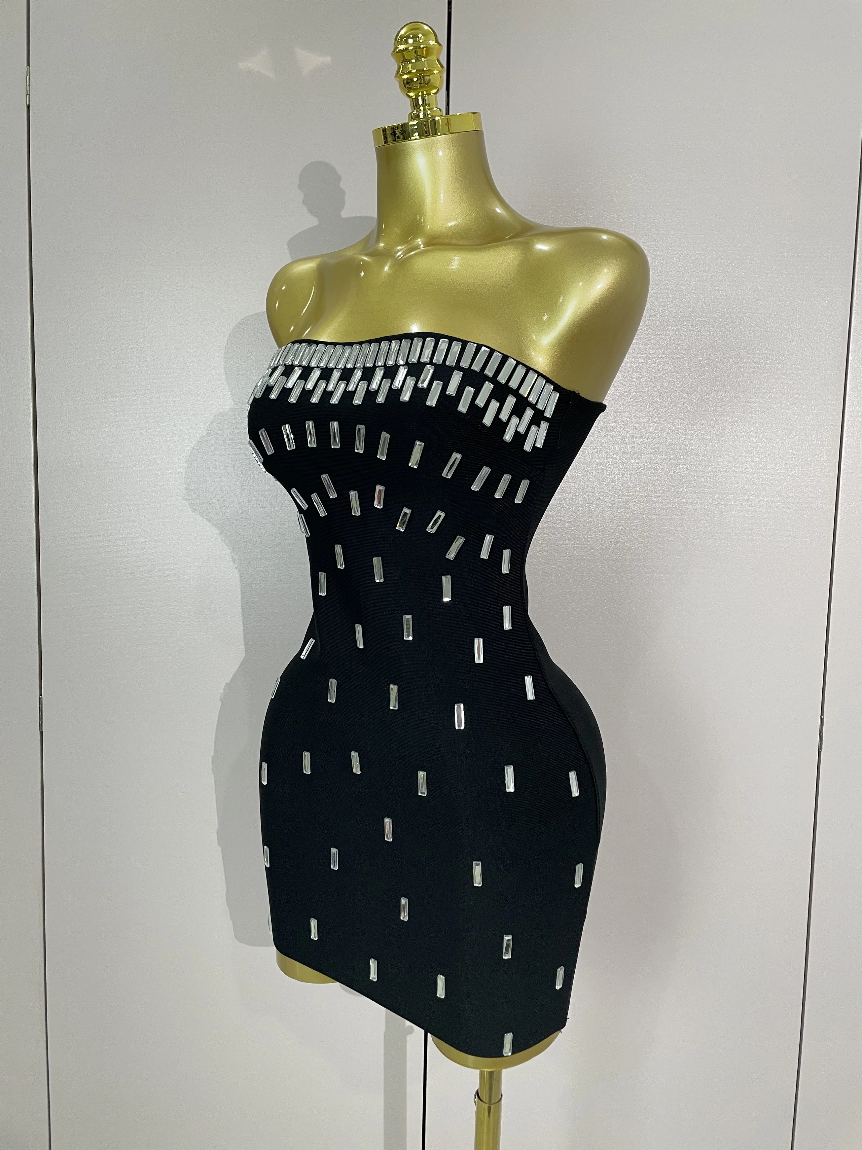 

2025 Women Luxury Crystals Diamonds Sexy Sleeveless Bodycon Mini Bandage Dress Elegant Evening Party Birthday Gowns Guest Dress