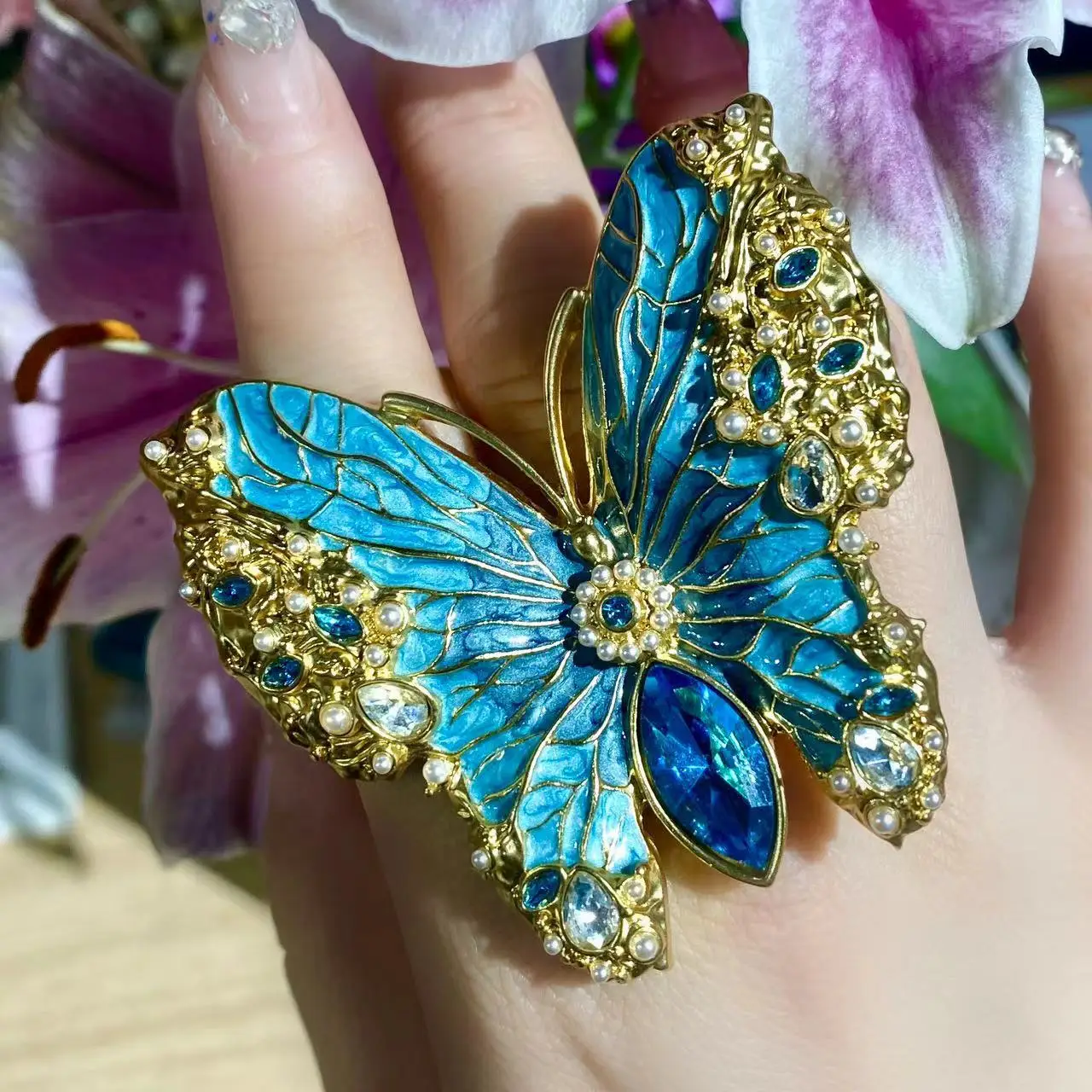 

Medieval Vintage enamel inlaid with zircon exaggerated lucky butterfly ring