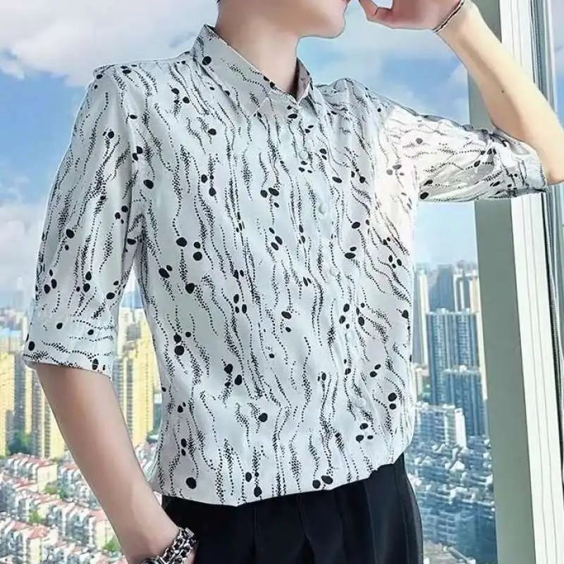 

Летняя тонкая дизайнерская короткая мужская модная рубашка с драпировкой и рукавом до локтя с цветочным принтом
