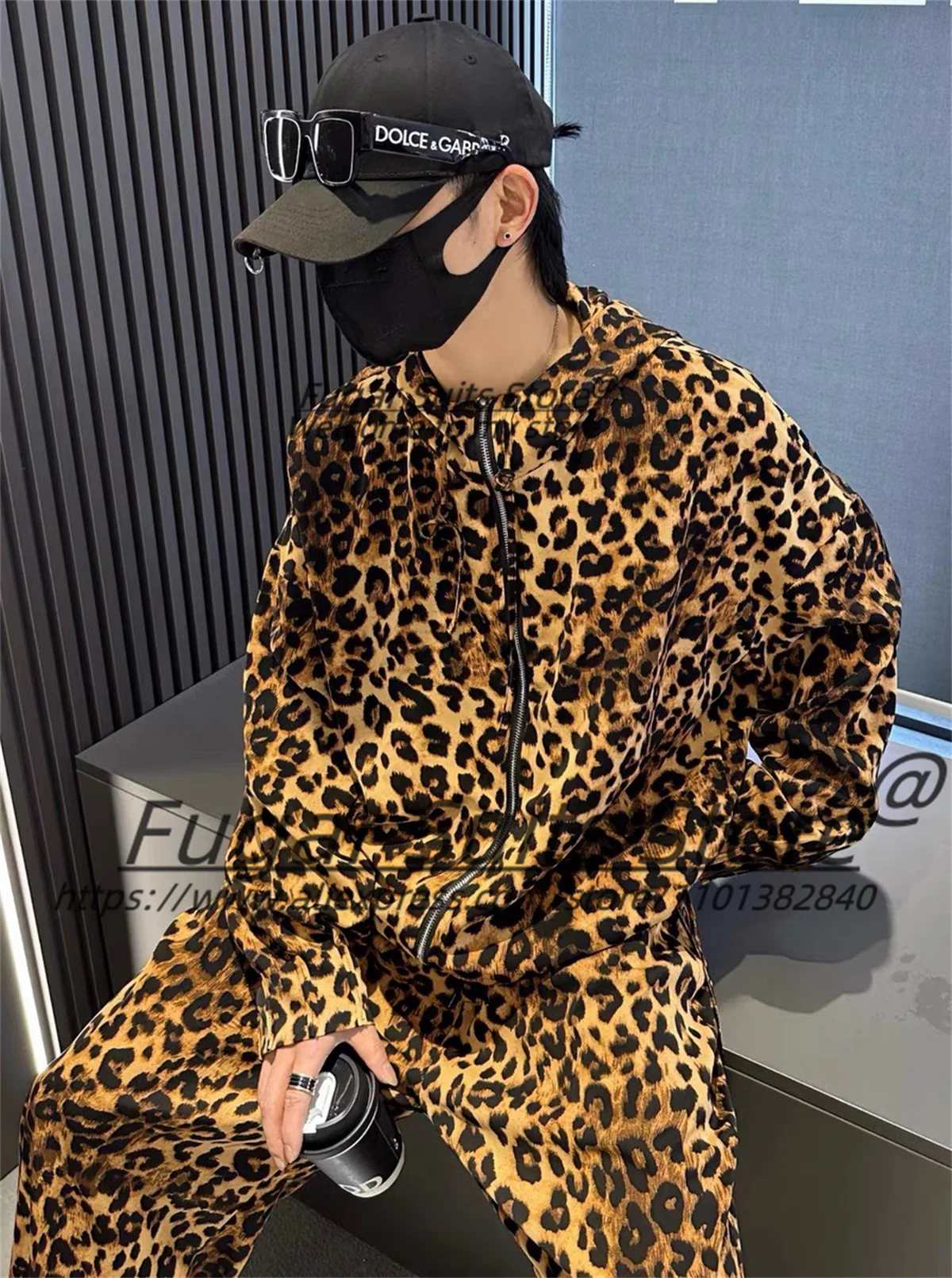 Guapo estampado de leopardo Casual fiesta graduación 2 piezas conjuntos hecho a medida cremallera alta Qublity ropa tela traje de hombre elegante