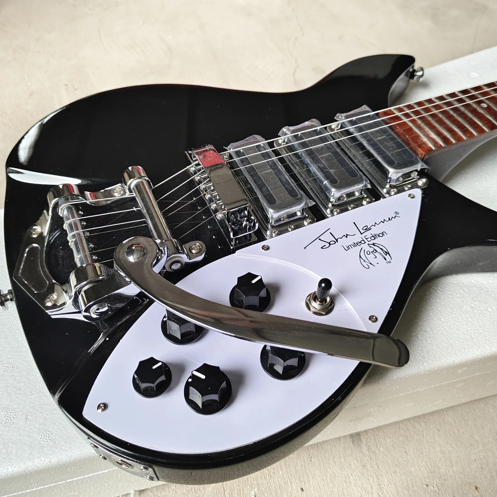 

2026 hot new High Quality Guitars in Stock New Rick 325 Guitar, Signature