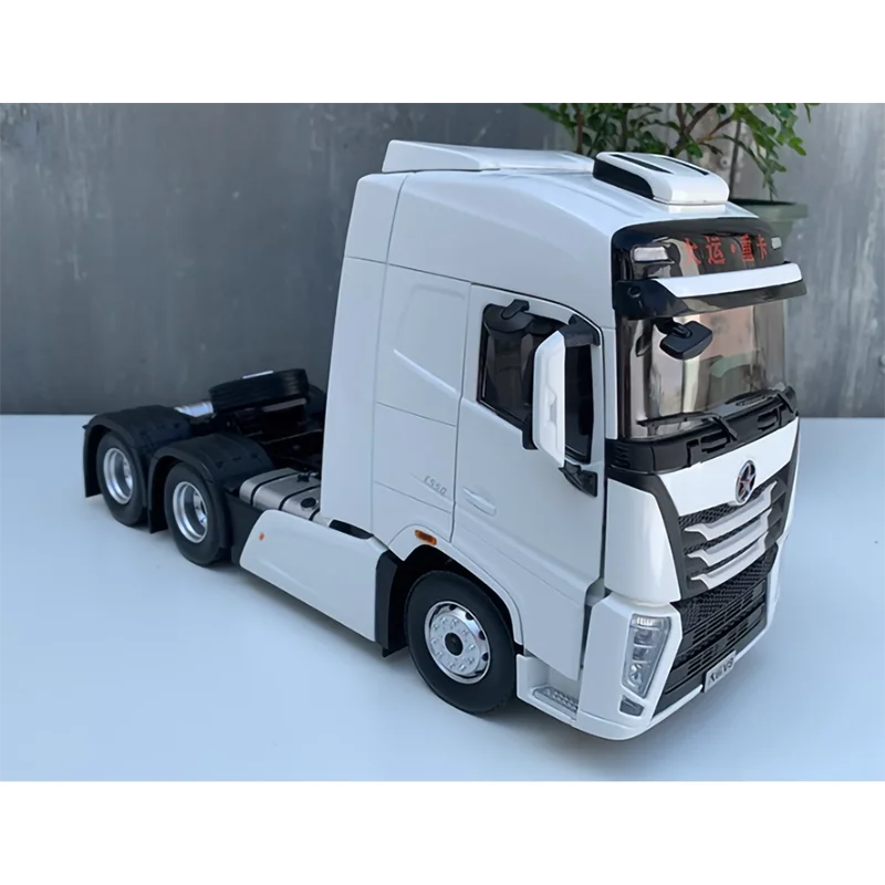 Diecast 1: 24 Scale Dayun V9 Heavy Truck Alloy Traction Head Transportation Engineering Vehicle Simulation Model