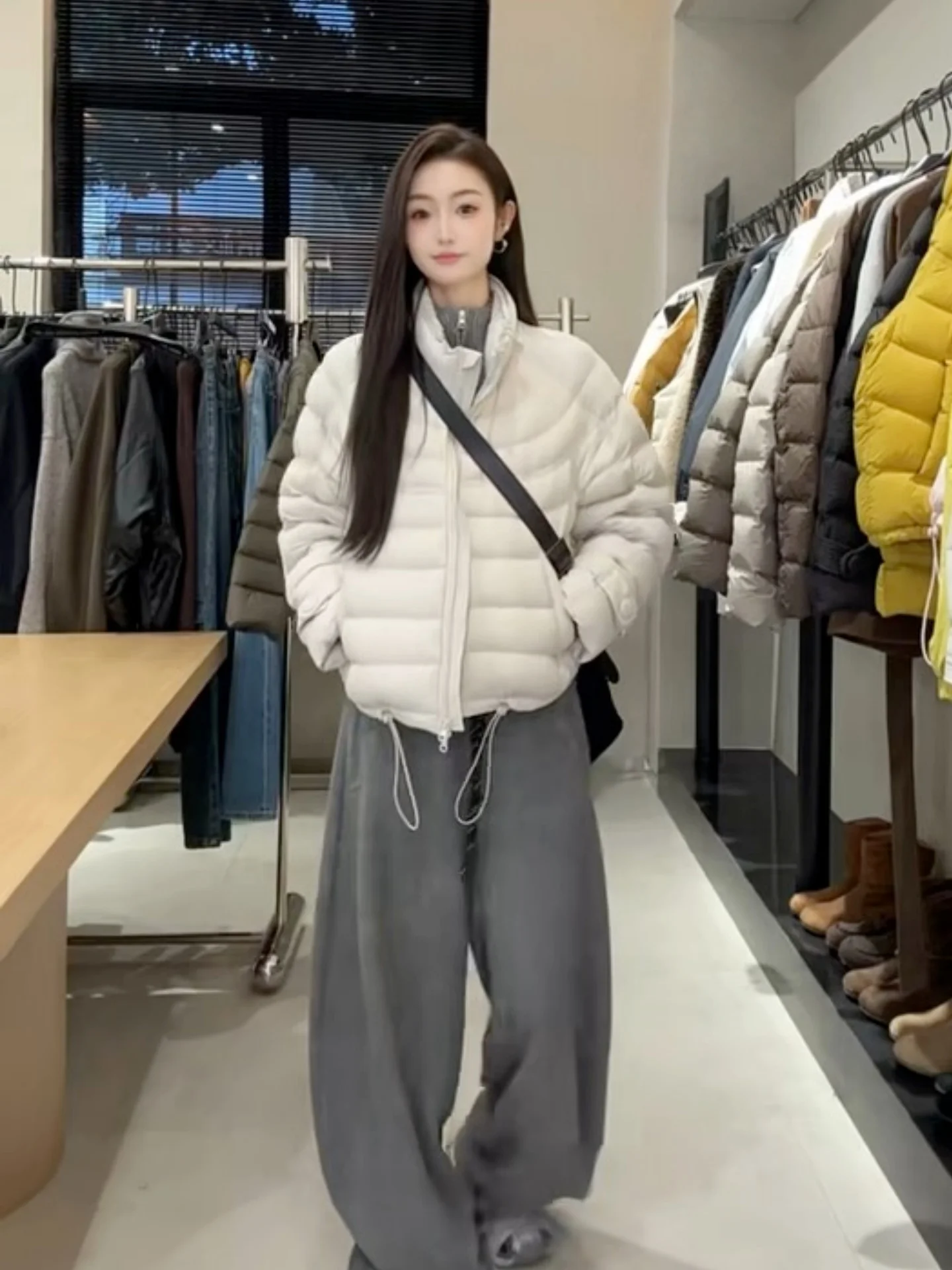 

Women's Short Puffer Jacket Duck down White Duck Feather Stand Collar Loose Fit Fashionable Outerwear Korean Style Commute