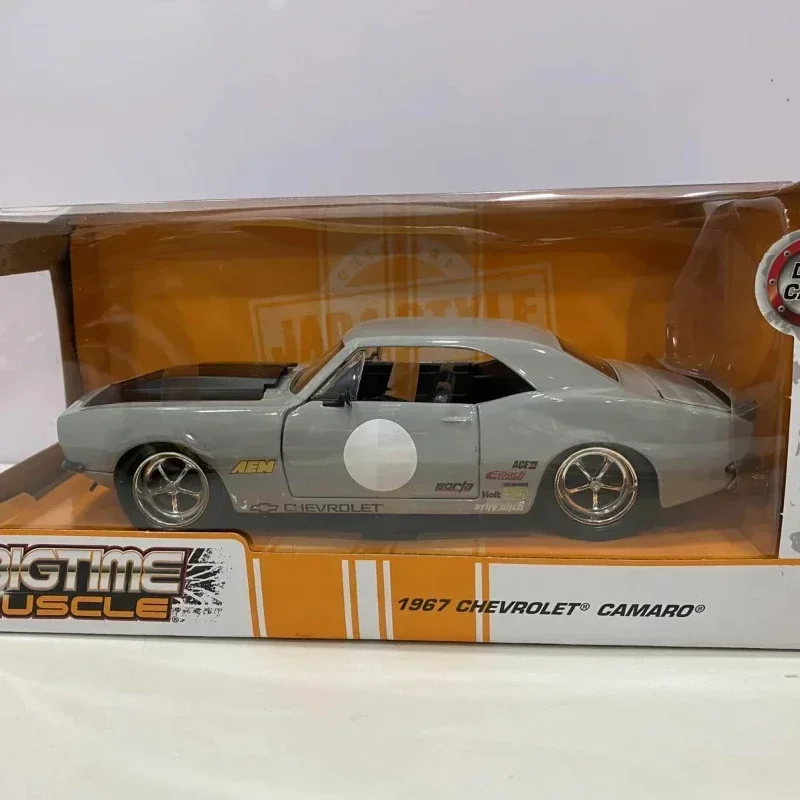 Jada 1:24 1967 Chevrolet Camaro High Simulation Diecast Car Metal Alloy Model Car Toys for Children Gift Collection