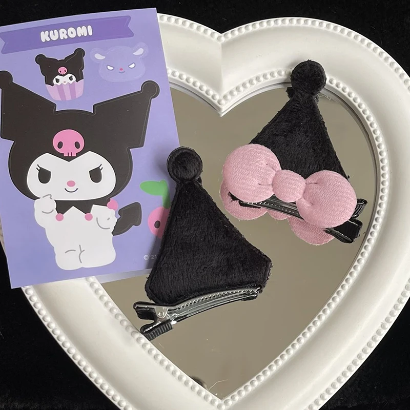 2Pcs Kawaii Cartoon Kuromi Spinka do włosów Urocza kokardka Boczna spinka do włosów Akcesoria do włosów Nakrycia głowy dla dziewczynek Prezenty na