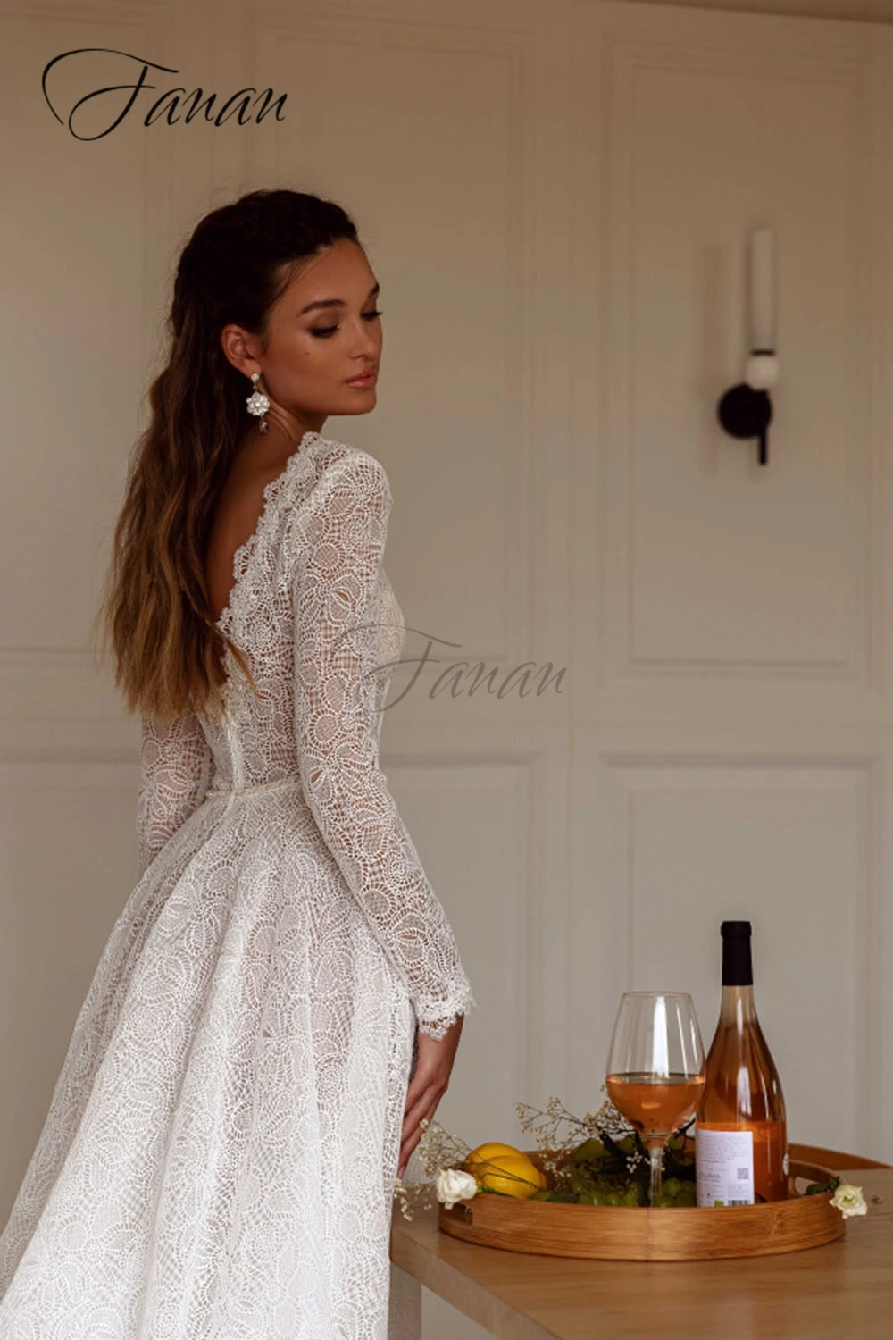 Robe de mariée à col en V en dentelle à manches longues pour femmes, robes de mariée dos nu en tulle, sexy