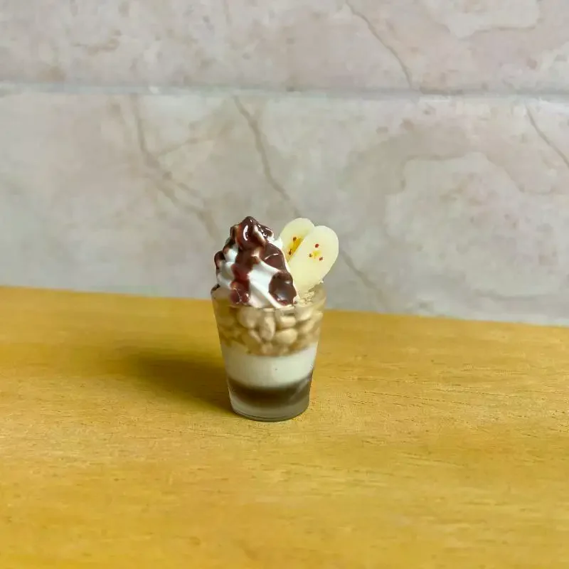 1 pçs mini simulação copo de sorvete modelo brinquedo em miniatura banana pudim casa de bonecas para boneca acessório sobremesa loja decoração crianças presente
