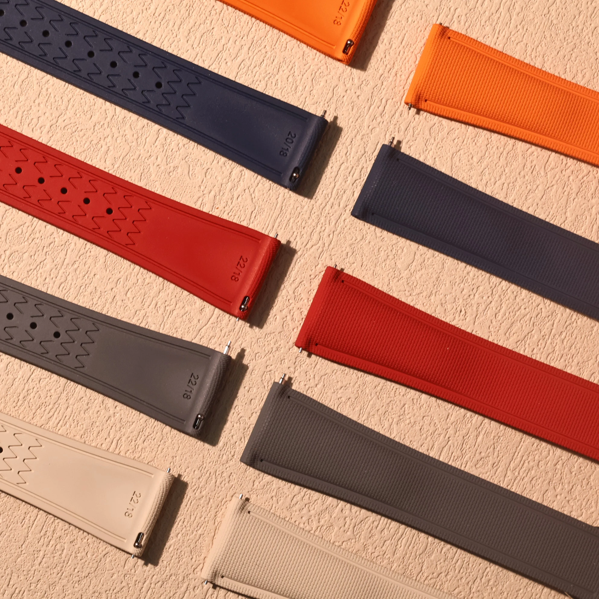 صالح ل كارتييه تانك سانتوس أوميغا سواتش العالمي 20 مللي متر 21 مللي متر 22 مللي متر FKM المطاط الإفراج السريع حزام ساعة اليد مع أوميغا للطي مشبك