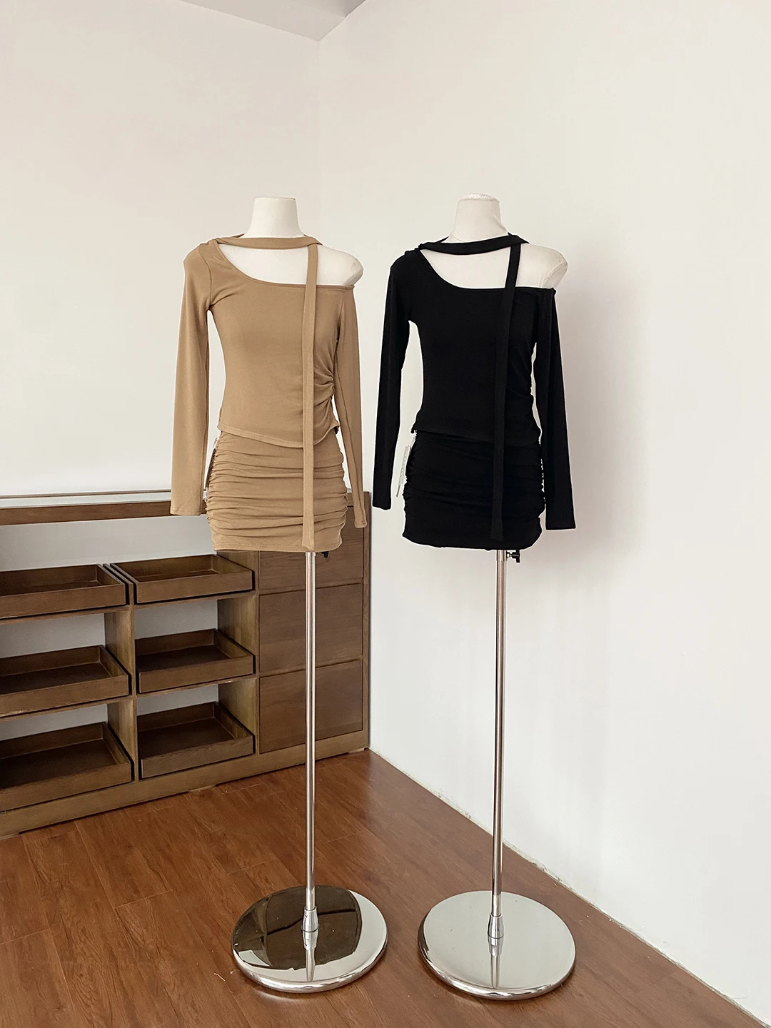 

Spring Summer 2026 Vintage Long Sleeve T-Shirt Sexy Slim Fit High Waist Short Skirt Women's Fashion Set High Waist Universal ...