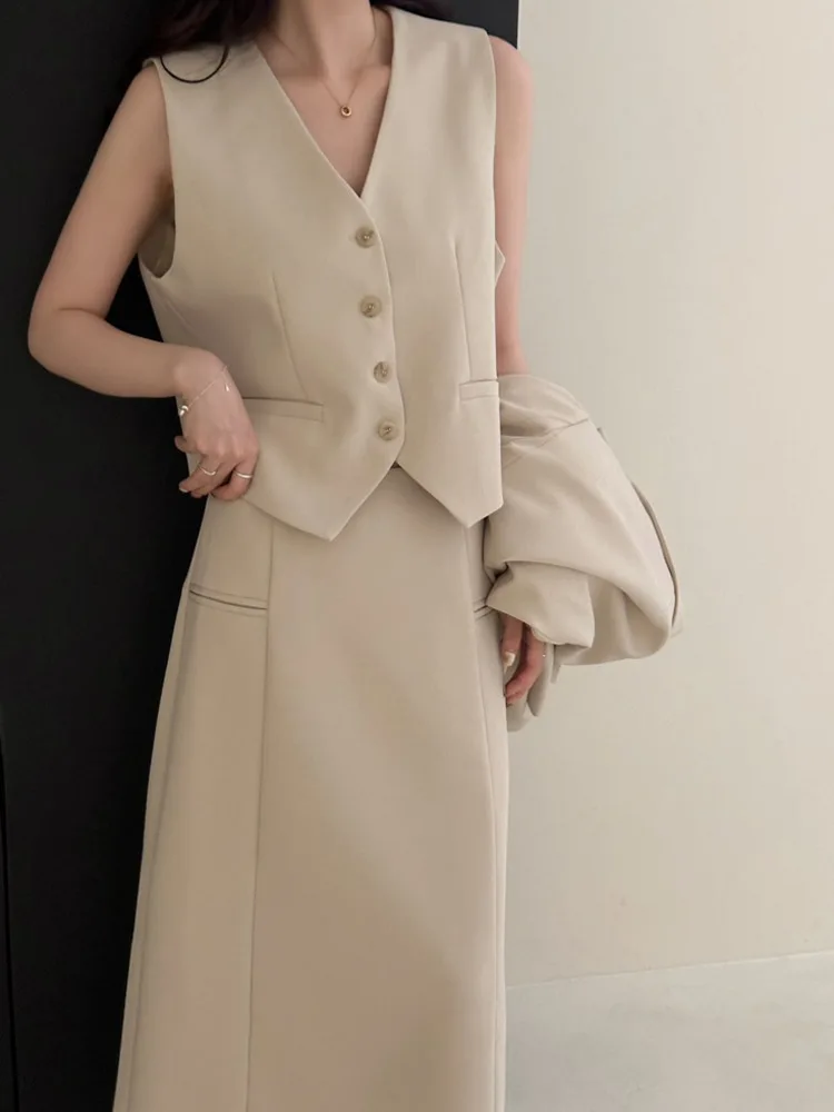 [LANMREM] Office Lady 3 Piece Set Women V Neck Vest Double Breasted Blazers High Waist Skirts Fashion 2024 Autumn New CPG1927