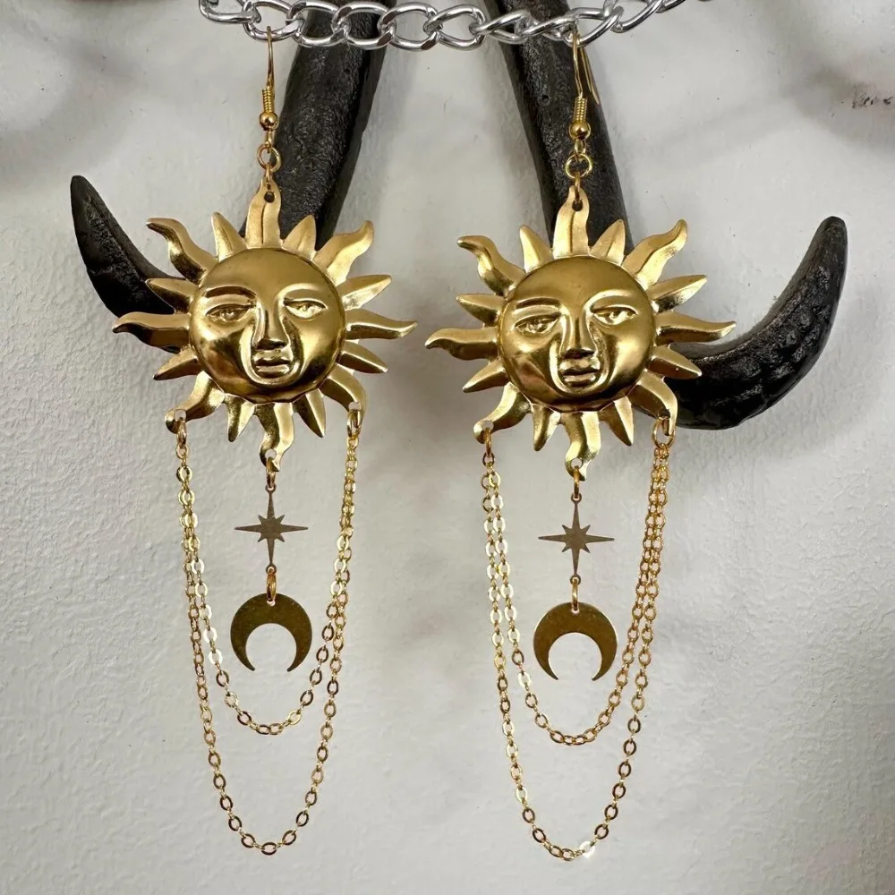 Bohemian Retro Gold Abstract Human Face Sun Moon Pendant Tassel Chain Dangle Earrings for Women Stainless Steel Trendy Jewelry