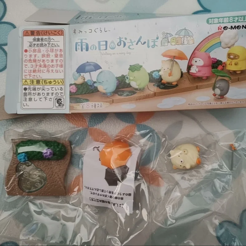 ¡Nuevo! Mini caja de adornos de esquina de juego de comida RE-MENT, colección de huevos ciegos de biología para gatear en la lluvia para figuras de juguete