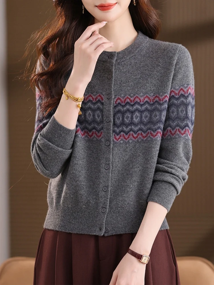 Birdtree، سترة صوف الأغنام 100%، سترة نسائية محبوكة من قماش الجاكار برقبة دائرية، صدر واحد، معطف خريف وشتاء 2025، رمادي، RedT5N402JF