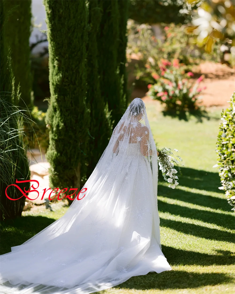 Vestido de novia de Organza blanco elegante personalizado, vestidos de novia de cristal sin tirantes de alta calidad, vestido de cola con cremallera en la espalda