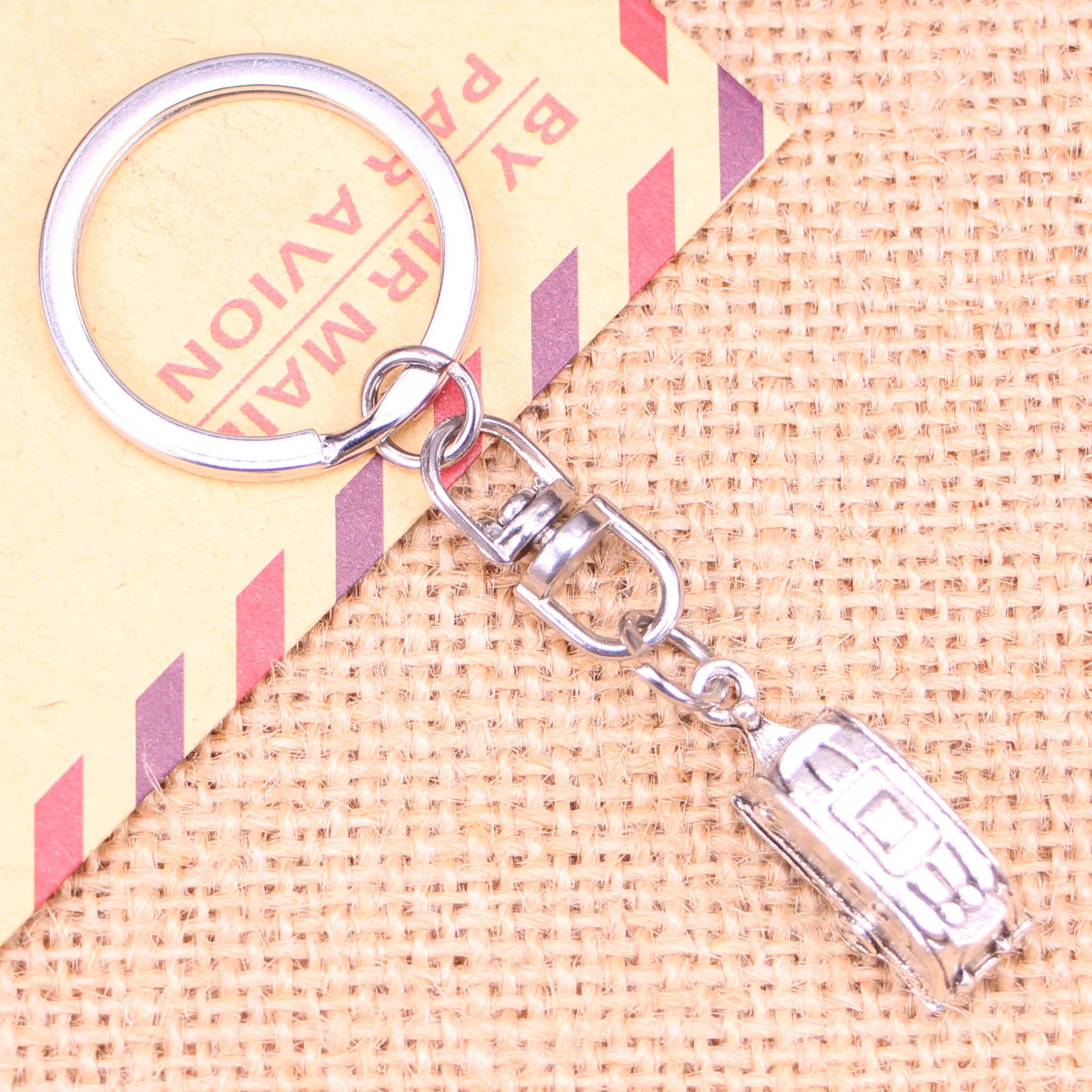 20pcs New Fashion Keychain 26x7x6mm Shuttle Trailer Touring Pendants DIY Men Jewelry Car Key Chain Ring Holder Souvenir For Gift