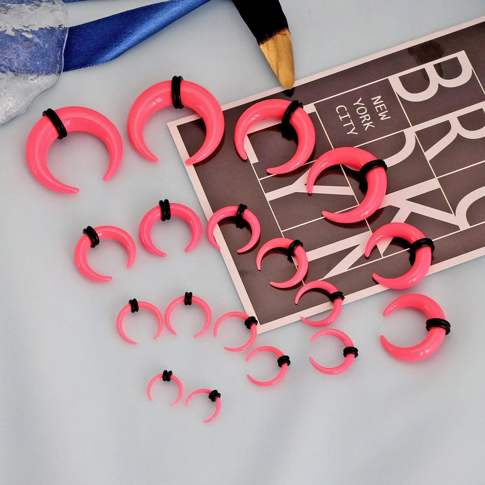 18Pcs Acrylic Septum Pincher Tapers C Shape Buffalo Ear Taper Kit Stretching Expander Rings for Nose Ear Gauges Pink