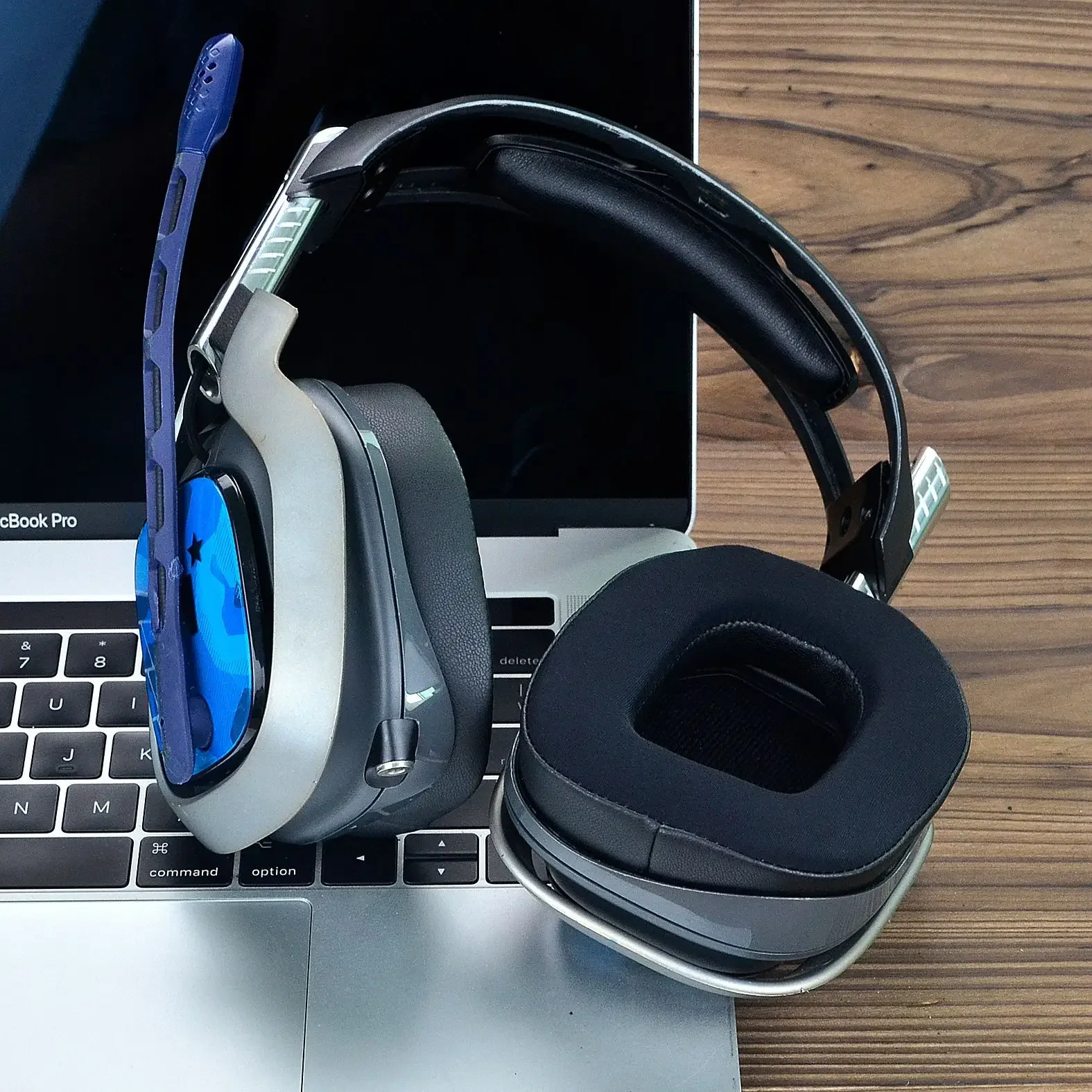 

Replacement Ice Gel ear pads For Logitech astro A40TR Headset Repair and replace parts with a comfortable wearing experience .